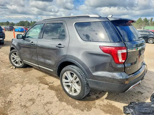 1FM5K8D86GGC95066 — 2016 Ford Explorer, фото 2 с аукциона Copart, Боковая часть