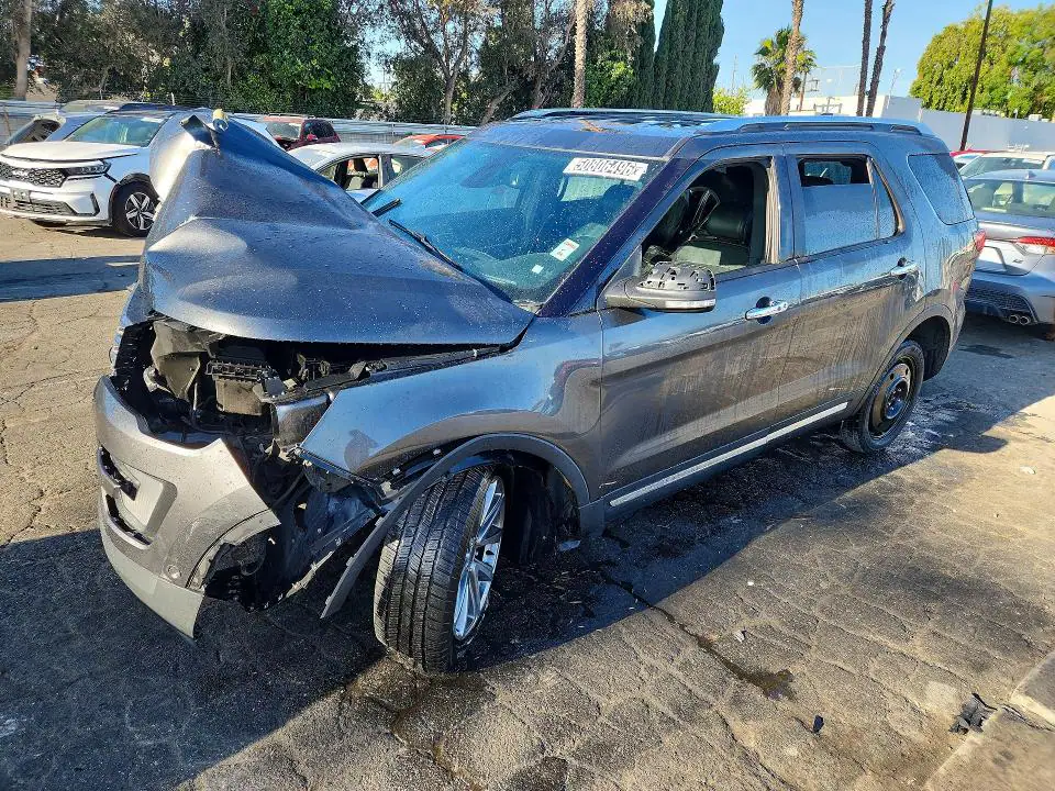 1FM5K8F89HGD99968 Ford Explorer 2017 — повреждение Передняя часть, фото до ремонта