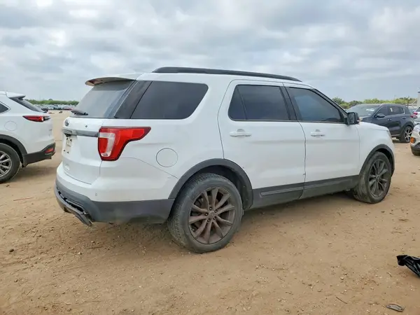 1FM5K7D83HGD39763 — 2017 Ford Explorer, фото 3 с аукциона Copart 08.10.2026, Мелкие вмятины и царапины