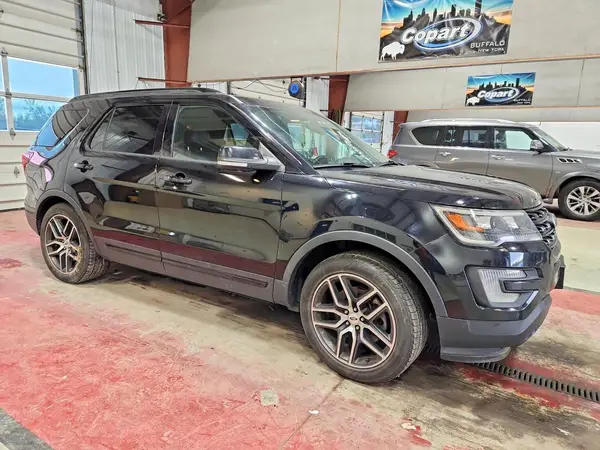 1FM5K8GT7HGC65141 — 2017 Ford Explorer, фото 4 с аукциона Copart 05.10.2026, Боковая часть