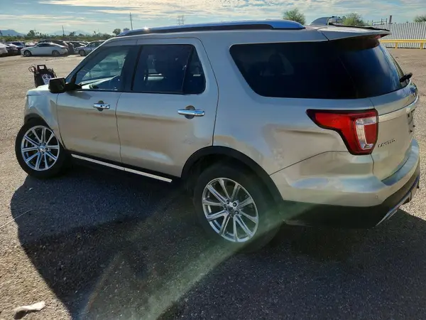 1FM5K7F89HGD99964 — 2017 Ford Explorer, фото 2 с аукциона Copart, Передняя часть
