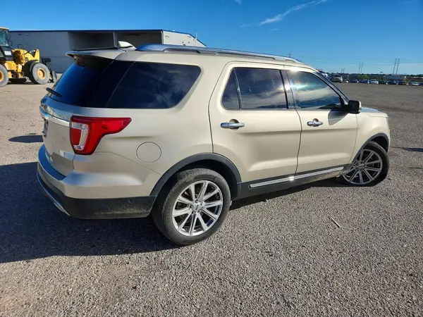 1FM5K7F89HGD99964 — 2017 Ford Explorer, фото 3 с аукциона Copart, Передняя часть
