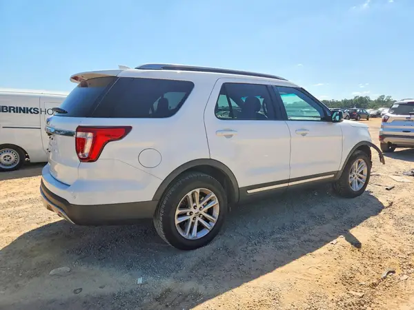 1FM5K7D89HGB87679 — 2017 Ford Explorer, фото 3 с аукциона Copart, Передняя часть