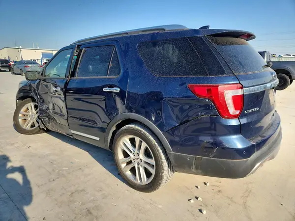 1FM5K7F85HGB30053 — 2017 Ford Explorer, фото 2 с аукциона Copart, Боковая часть
