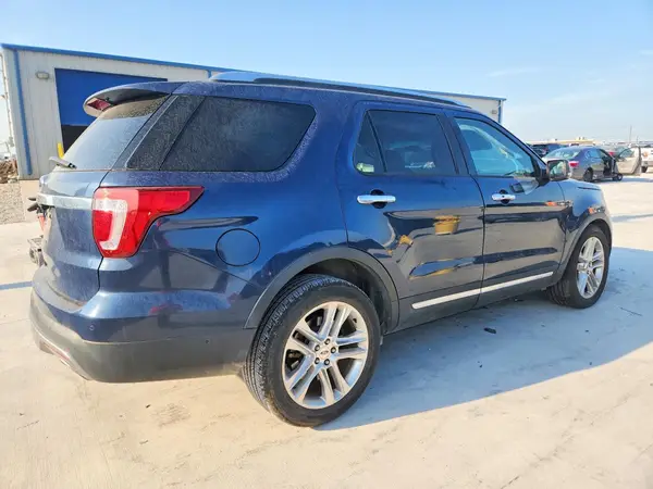1FM5K7F85HGB30053 — 2017 Ford Explorer, фото 3 с аукциона Copart, Боковая часть