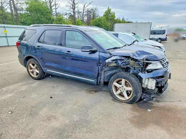 1FM5K8D80HGE31600 — 2017 Ford Explorer, фото 4 с аукциона Copart 30.09.2026, Передняя часть