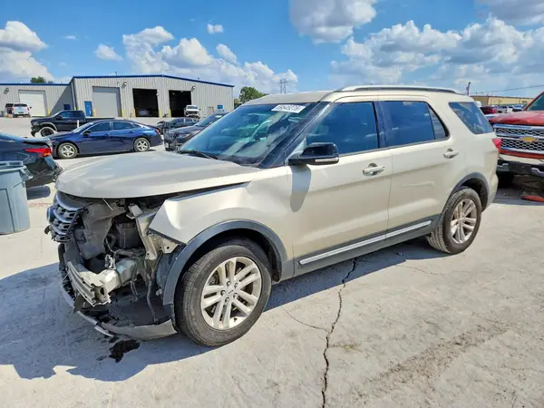 1FM5K7D81HGB21241 — 2017 Ford Explorer, Передняя часть (Front End), фото до ремонта