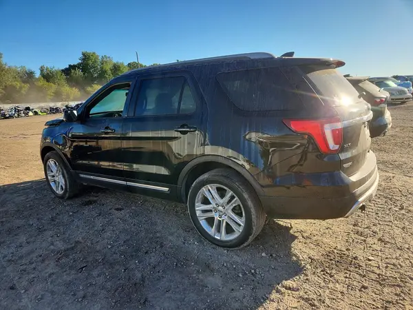 1FM5K8D88HGA21322 — 2017 Ford Explorer, фото 2 с аукциона Copart 14.10.2026, Передняя часть