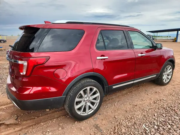 1FM5K7F84HGE42252 — 2017 Ford Explorer, фото 3 с аукциона Copart, Передняя часть