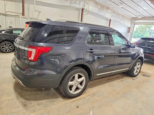 1FM5K8D89HGD81246 — 2017 Ford Explorer, фото 3 с аукциона Copart 30.09.2026, Боковая часть