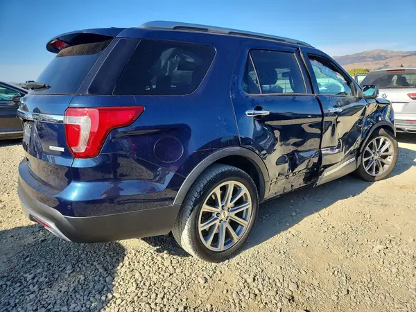 1FM5K7FH2HGE00162 — 2017 Ford Explorer, фото 3 с аукциона Copart, Боковая часть