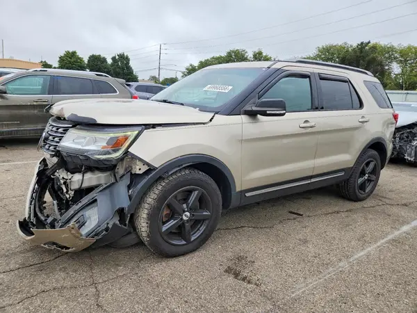 1FM5K8D88HGB54033 — 2017 Ford Explorer, Передняя часть (Front End), фото до ремонта