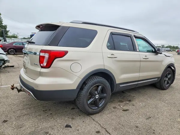 1FM5K8D88HGB54033 — 2017 Ford Explorer, фото 3 с аукциона Copart, Передняя часть