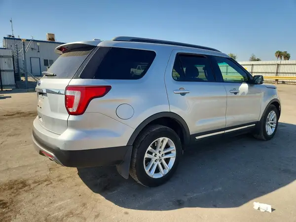 1FM5K7D86HGB22112 — 2017 Ford Explorer, фото 3 с аукциона Copart, Передняя часть
