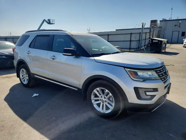1FM5K7D86HGB22112 — 2017 Ford Explorer, фото 4 с аукциона Copart, Передняя часть