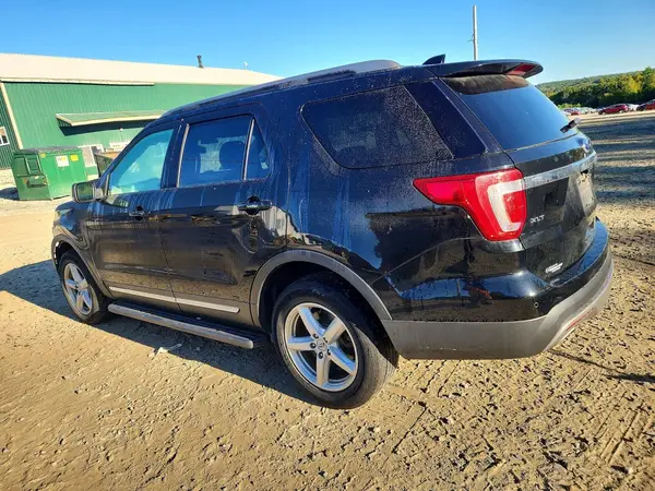 1FM5K8D82HGC81814 — 2017 Ford Explorer, фото 2 с аукциона Copart, Передняя часть