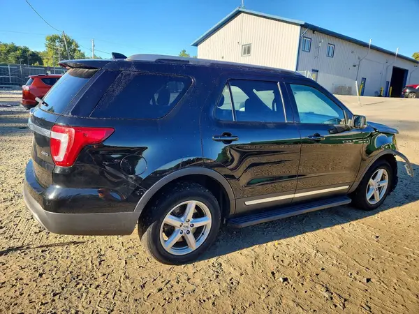 1FM5K8D82HGC81814 — 2017 Ford Explorer, фото 3 с аукциона Copart, Передняя часть