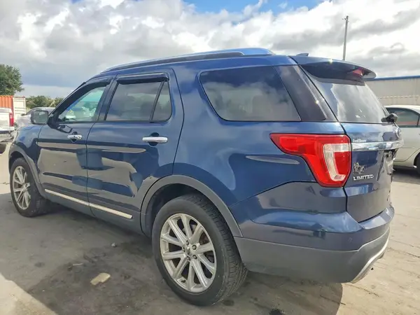1FM5K8F88HGE07719 — 2017 Ford Explorer, фото 2 с аукциона Copart 06.10.2026, Задняя часть