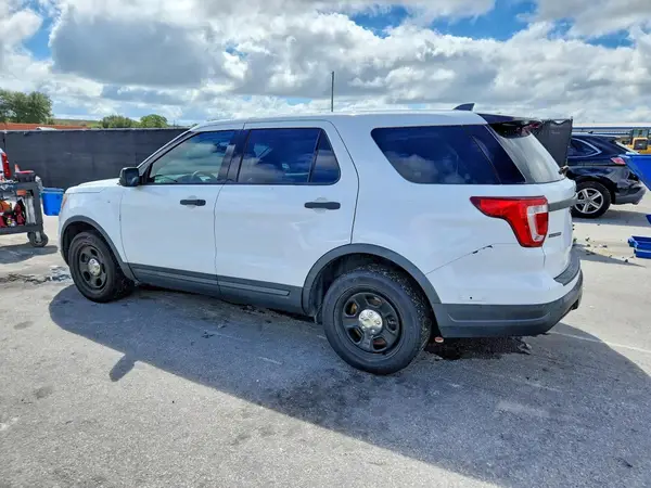 1FM5K8AR7JGB46315 — 2018 Ford Explorer, фото 2 с аукциона Copart, Боковая часть