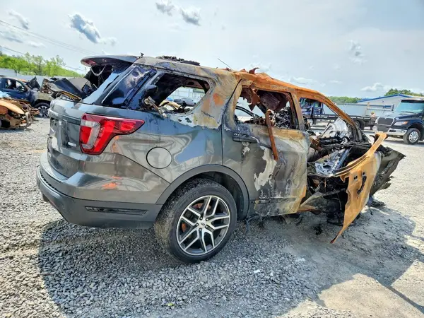 1FM5K8GT4JGC61294 — 2018 Ford Explorer, фото 3 с аукциона Copart 28.09.2026, Пожар