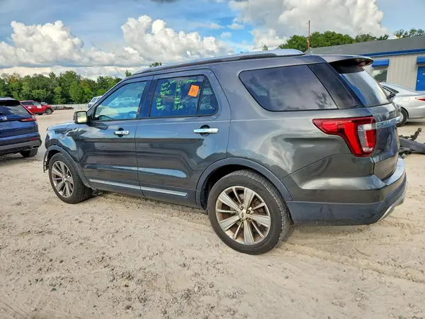 1FM5K7F88JGA20166 — 2018 Ford Explorer, фото 2 с аукциона Copart, Передняя часть