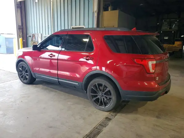 1FM5K7D8XJGA36002 — 2018 Ford Explorer, фото 2 с аукциона Copart, Боковая часть