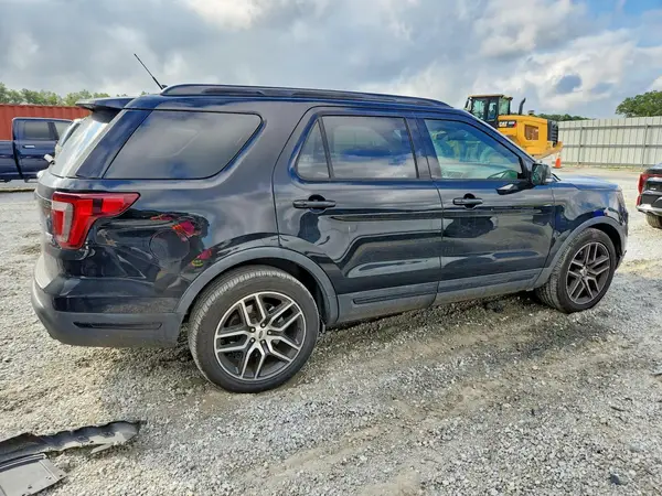 1FM5K8GT2JGC04530 — 2018 Ford Explorer, фото 3 с аукциона Copart, Передняя часть