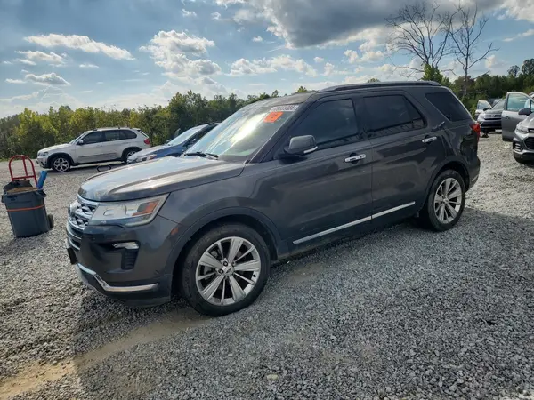 1FM5K7F86JGC64009 — 2018 Ford Explorer, Вандализм (Vandalism), фото до ремонта