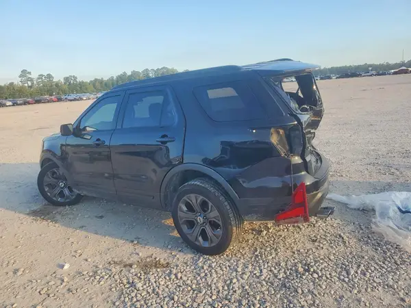 1FM5K8GT6JGC57876 — 2018 Ford Explorer, фото 2 с аукциона Copart, Задняя часть