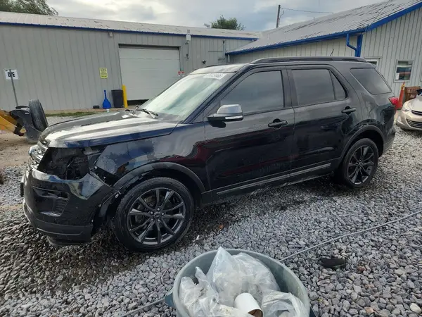 1FM5K8D83JGB05330 — 2018 Ford Explorer, Передняя часть (Front End), фото до ремонта