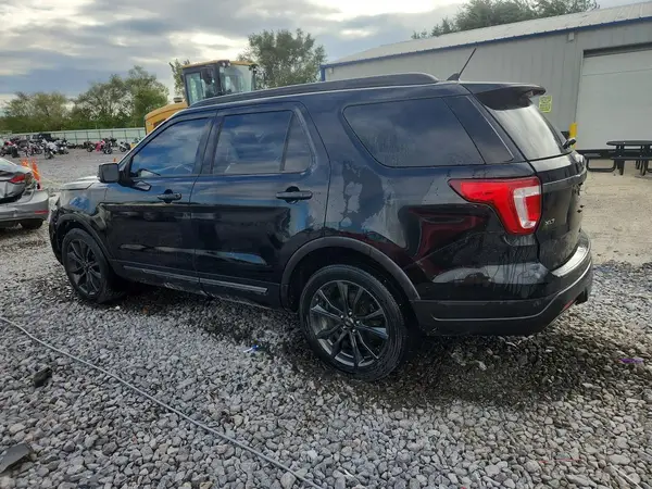 1FM5K8D83JGB05330 — 2018 Ford Explorer, фото 2 с аукциона Copart, Передняя часть