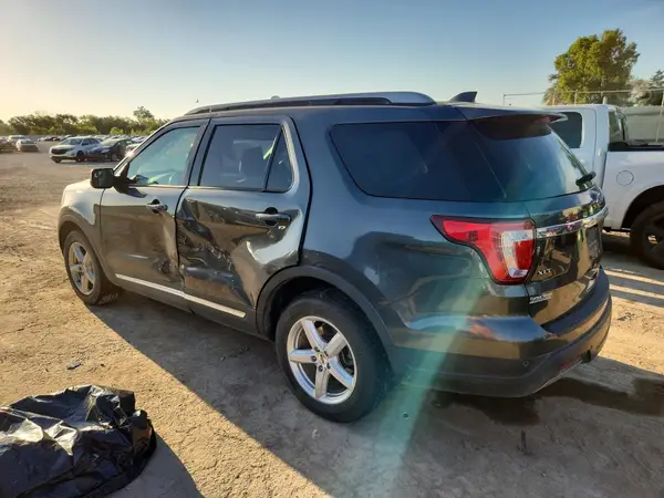 1FM5K7D82KGB22194 — 2019 Ford Explorer, фото 2 с аукциона Copart, Боковая часть