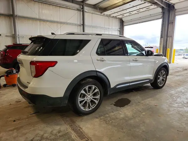 1FMSK8FH1MGB34295 — 2021 Ford Explorer, фото 3 с аукциона Copart, Передняя часть