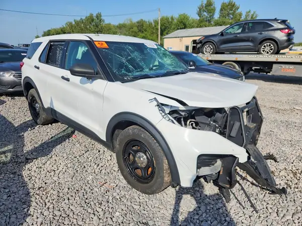 1FM5K8AB1MGC21436 — 2021 Ford Explorer, фото 4 с аукциона Copart 12.10.2026, Передняя часть