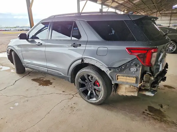 1FM5K8GC5MGA24608 — 2021 Ford Explorer, фото 2 с аукциона Copart, Передняя часть