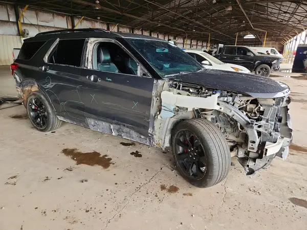 1FM5K8GC5MGA24608 — 2021 Ford Explorer, фото 4 с аукциона Copart, Передняя часть