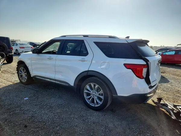 1FMSK7FH8MGA85848 — 2021 Ford Explorer, фото 2 с аукциона Copart, Передняя часть