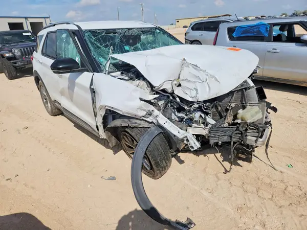 1FMSK7FH8MGA84926 — 2021 Ford Explorer, фото 4 с аукциона Copart, Передняя часть