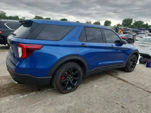 1FM5K8GCXNGC29388 — 2022 Ford Explorer, фото 3 с аукциона Copart, Ремонт не принят