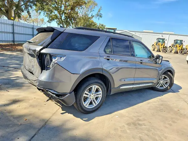 1FMSK7DH4RGA39797 — 2024 Ford Explorer, фото 3 с аукциона Copart, Задняя часть
