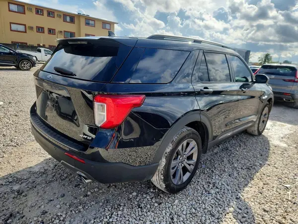 1FMSK8DH7RGA76591 — 2024 Ford Explorer, фото 3 с аукциона Copart, Боковая часть