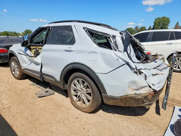 1FMUK8DH9SGB92938 — 2025 Ford Explorer, фото 2 с аукциона Copart 13.10.2026, Повреждения со всех сторон