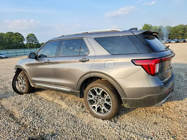 1FMWK8HC8SGC74683 — 2025 Ford Explorer, фото 2 с аукциона Copart, Передняя часть