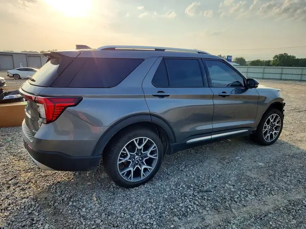1FMWK8HC8SGC74683 — 2025 Ford Explorer, фото 3 с аукциона Copart, Передняя часть