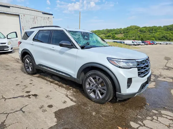 1FMUK8DH4SGC62636 — 2025 Ford Explorer, фото 4 с аукциона Copart, Передняя часть