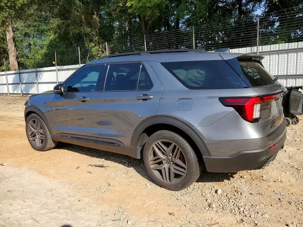 1FMWK8GCXSGB24723 — 2025 Ford Explorer, фото 2 с аукциона Copart 13.10.2026, Передняя часть