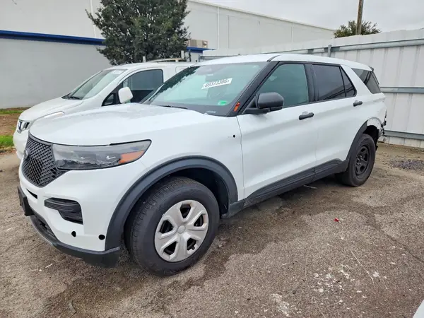1FM5K8AB4SGB92530 — 2025 Ford Explorer, Задняя часть (Rear End), фото до ремонта