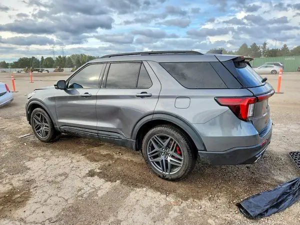 1FMWK8GC1SGB07339 — 2025 Ford Explorer, фото 2 с аукциона Copart, Боковая часть