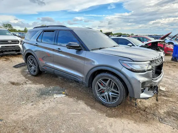 1FMWK8GC1SGB07339 — 2025 Ford Explorer, фото 4 с аукциона Copart, Боковая часть