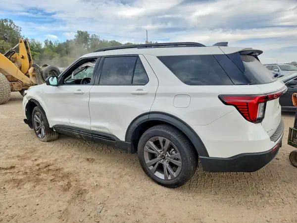1FMUK8DH1TGA07072 — 2026 Ford Explorer, фото 2 с аукциона Copart, Передняя часть